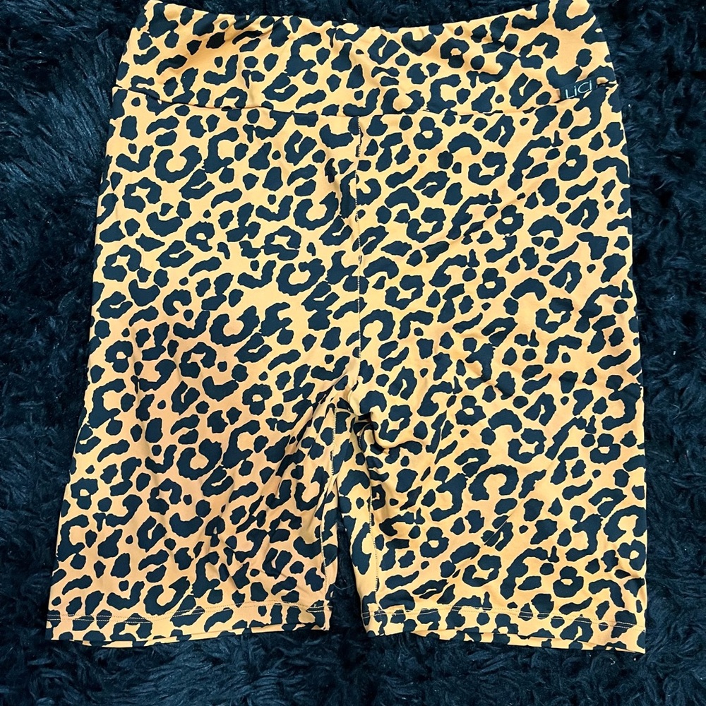 LiCi Fit Leopard Scrunch Biker Shorts